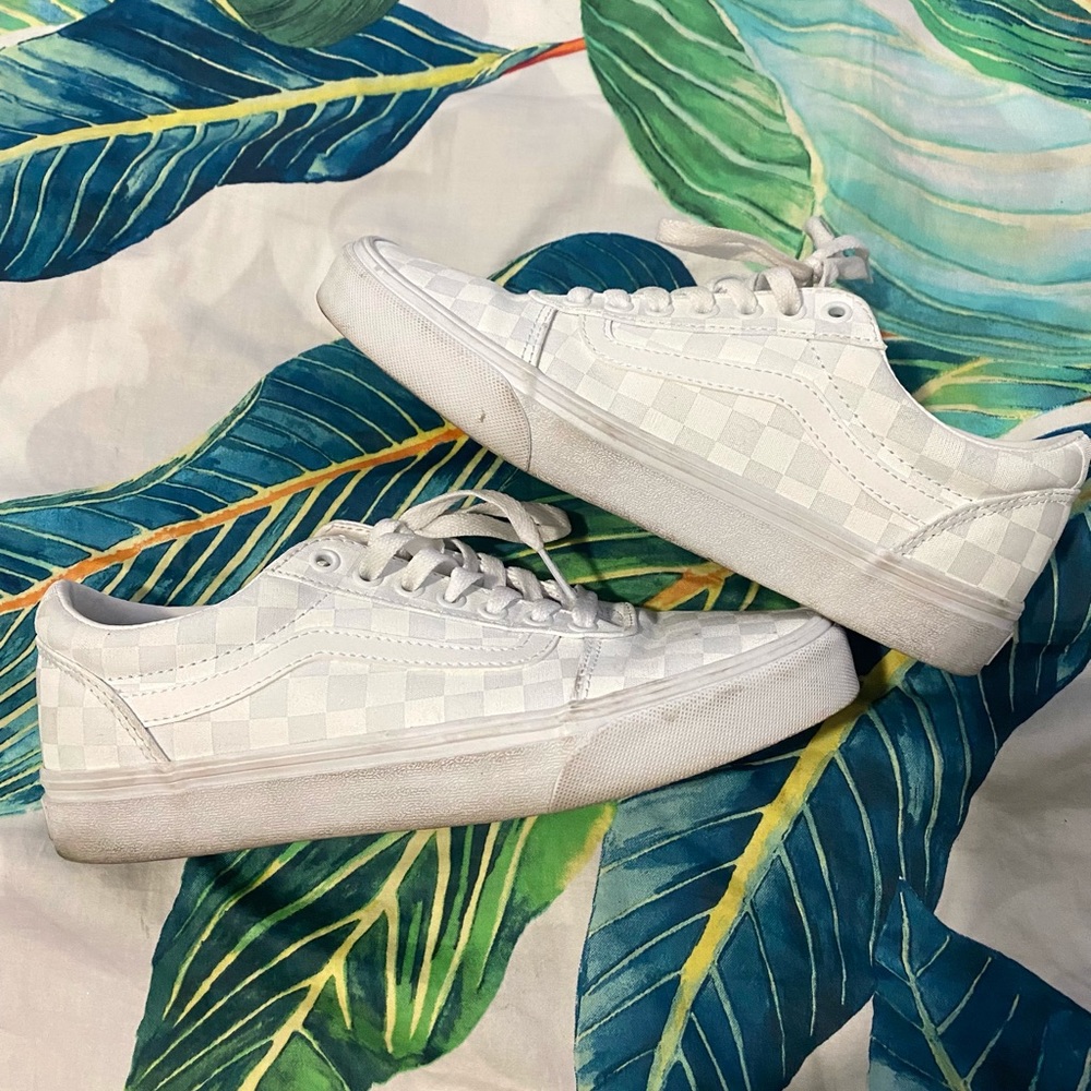 White checkered vans 8 men